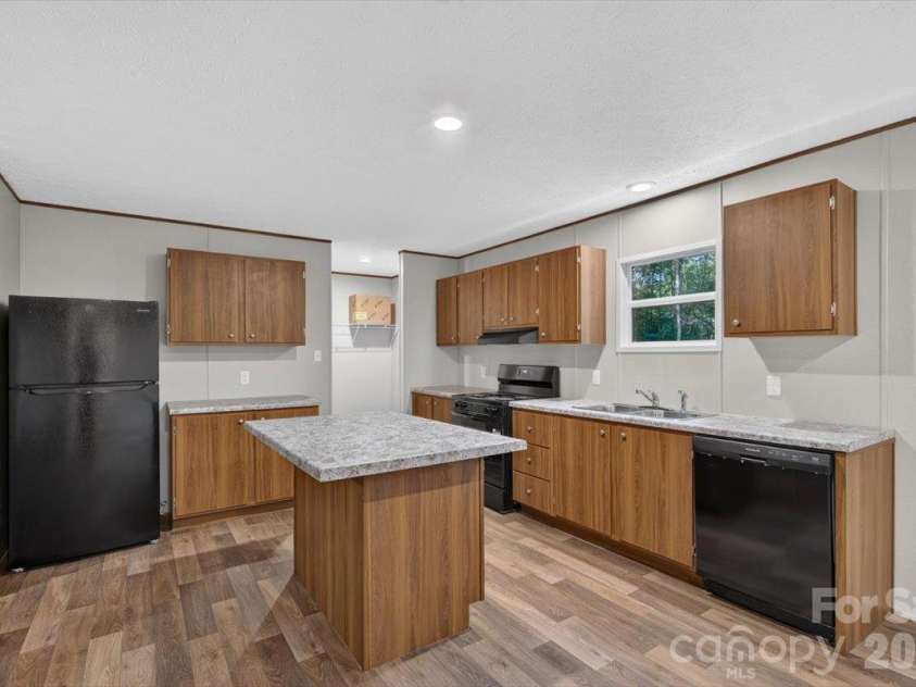 1020 Freedom Drive, Statesville, NC 28625.  MLS# CAR4431635, YatesRealty ID 55680. 