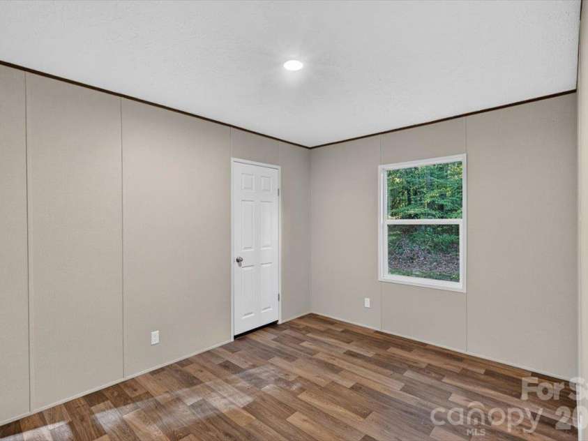 1020 Freedom Drive, Statesville, NC 28625.  MLS# CAR4431635, YatesRealty ID 55680. 