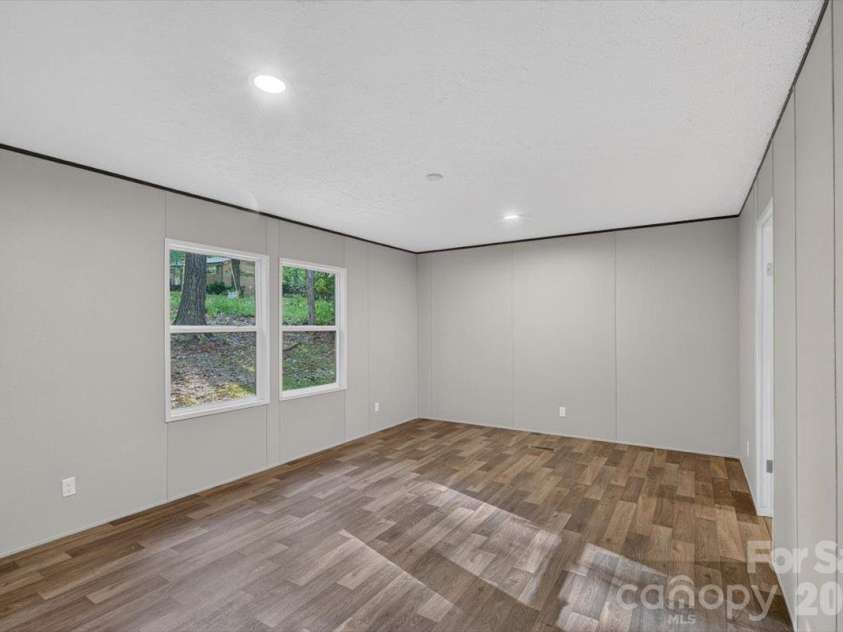 1020 Freedom Drive, Statesville, NC 28625.  MLS# CAR4431635, YatesRealty ID 55680. 