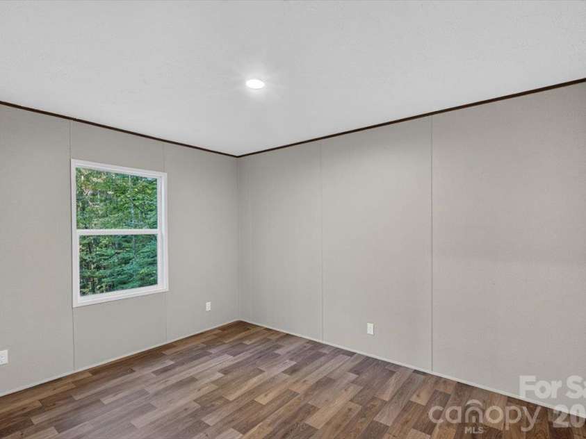 1020 Freedom Drive, Statesville, NC 28625.  MLS# CAR4431635, YatesRealty ID 55680. 