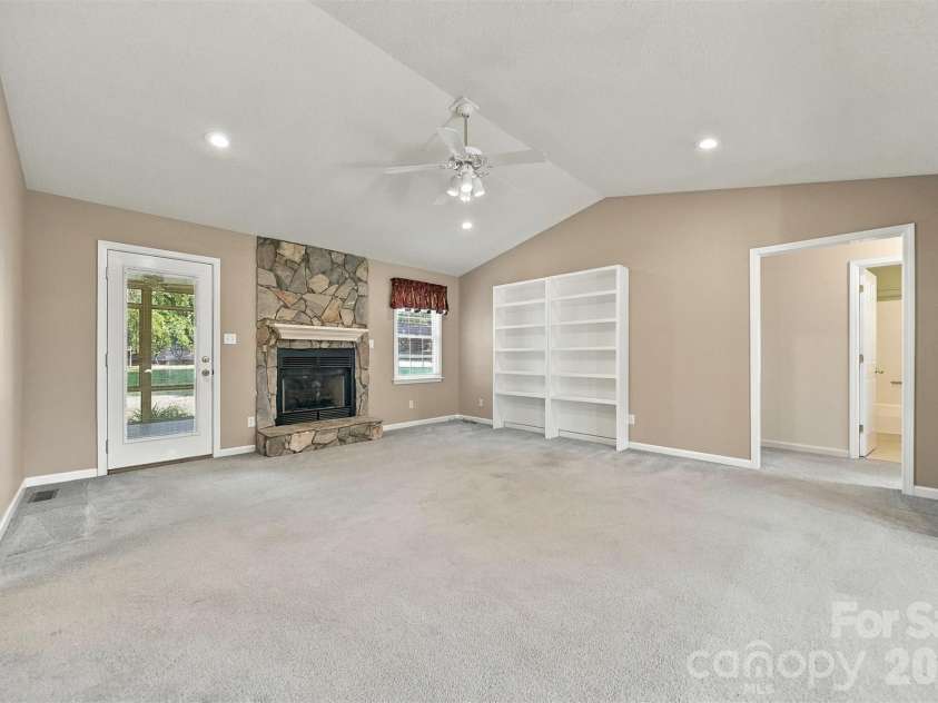 1119 Edgefield Lane, Newton, NC 28658.  MLS# CAR4431602, YatesRealty ID 55681. 