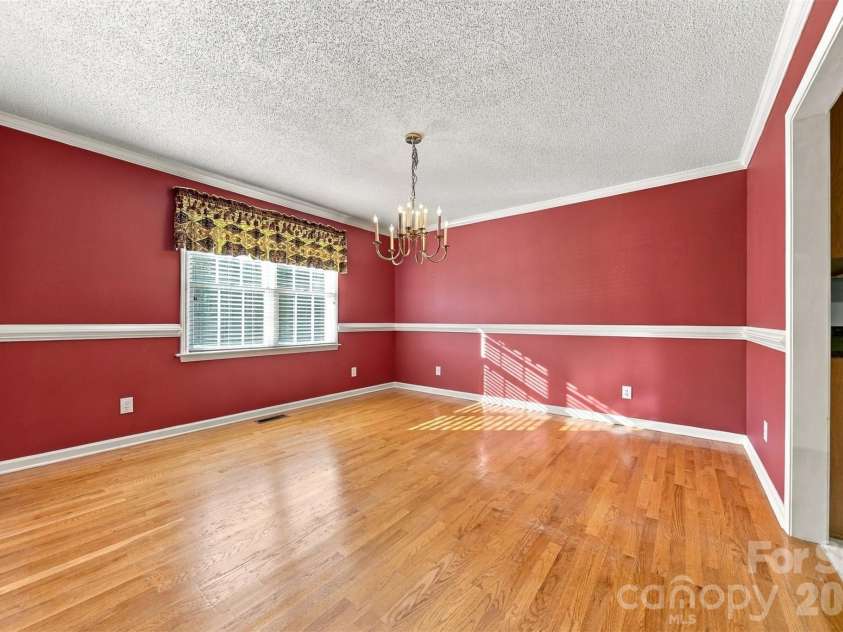 1119 Edgefield Lane, Newton, NC 28658.  MLS# CAR4431602, YatesRealty ID 55681. 