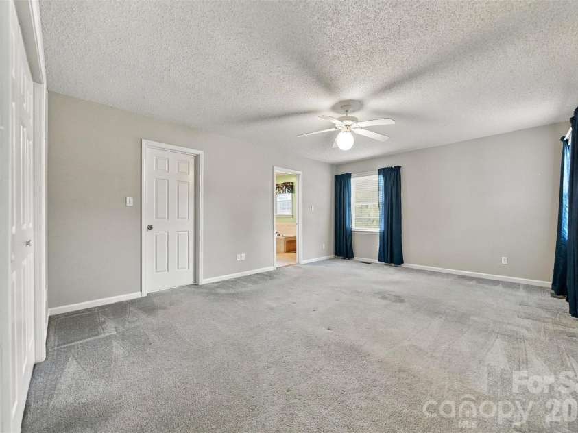 1119 Edgefield Lane, Newton, NC 28658.  MLS# CAR4431602, YatesRealty ID 55681. 