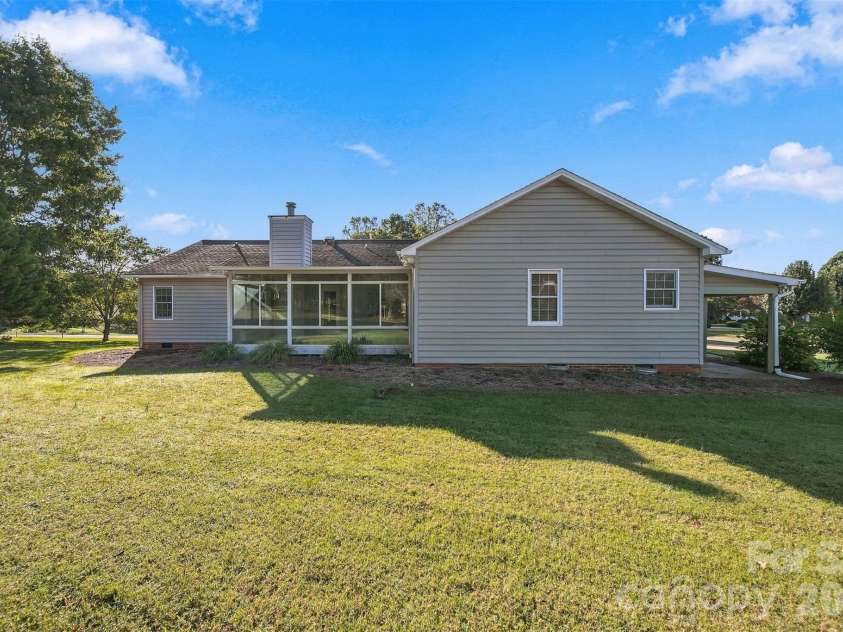 1119 Edgefield Lane, Newton, NC 28658.  MLS# CAR4431602, YatesRealty ID 55681. 