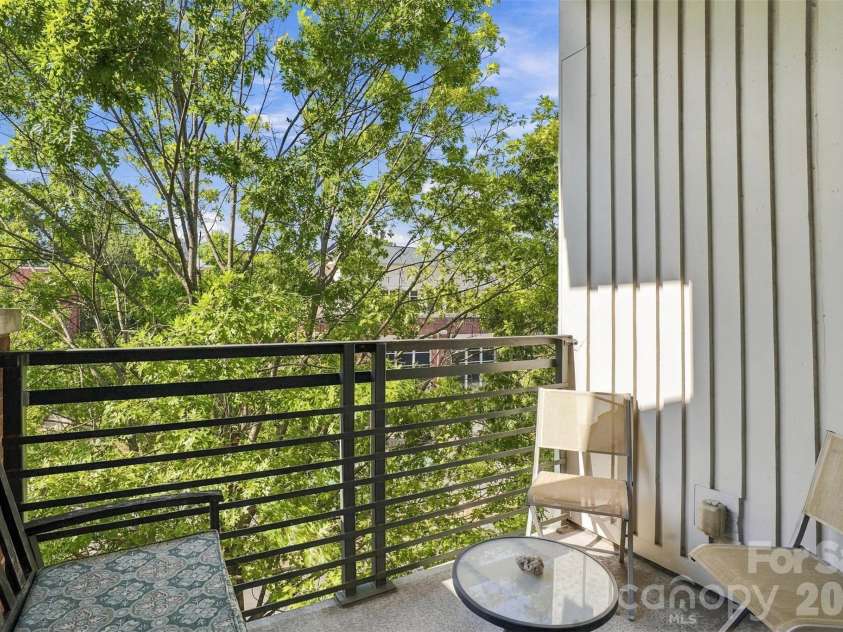 534 McDowell Street, Charlotte, NC 28204.  MLS# CAR4431540, YatesRealty ID 55682. Balcony off primary