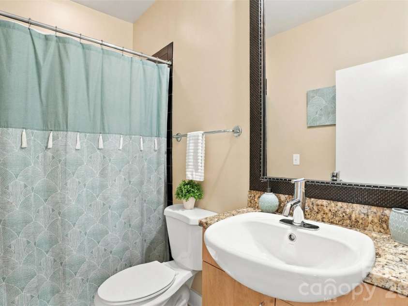 534 McDowell Street, Charlotte, NC 28204.  MLS# CAR4431540, YatesRealty ID 55682. First floor bathroom