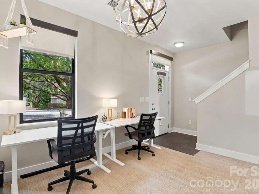 534 McDowell Street, Charlotte, NC 28204.  MLS# CAR4431540, YatesRealty ID 55682. Front door/flex space (office or living space)