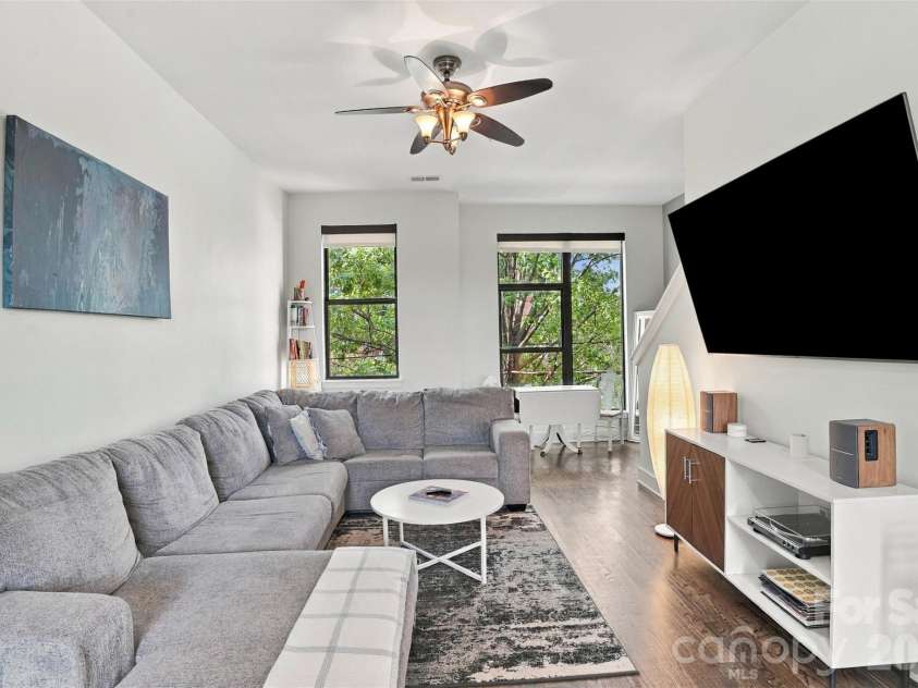 534 McDowell Street, Charlotte, NC 28204.  MLS# CAR4431540, YatesRealty ID 55682. Living room