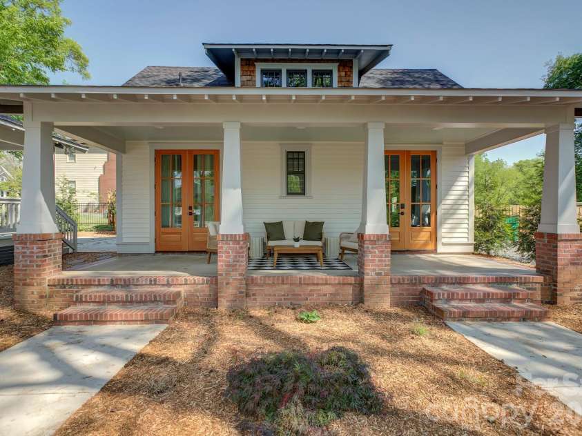 429 West Park Avenue, Charlotte, NC 28203.  MLS# CAR4431534, YatesRealty ID 55683. 