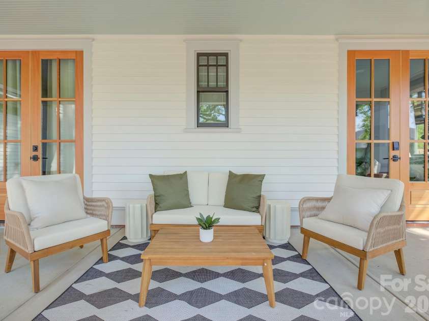 429 West Park Avenue, Charlotte, NC 28203.  MLS# CAR4431534, YatesRealty ID 55683. 