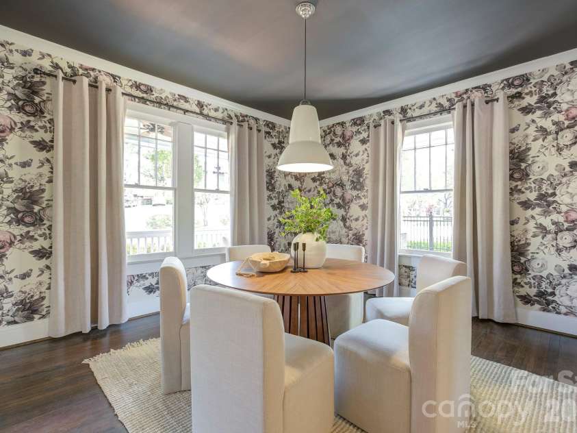 429 West Park Avenue, Charlotte, NC 28203.  MLS# CAR4431534, YatesRealty ID 55683. 