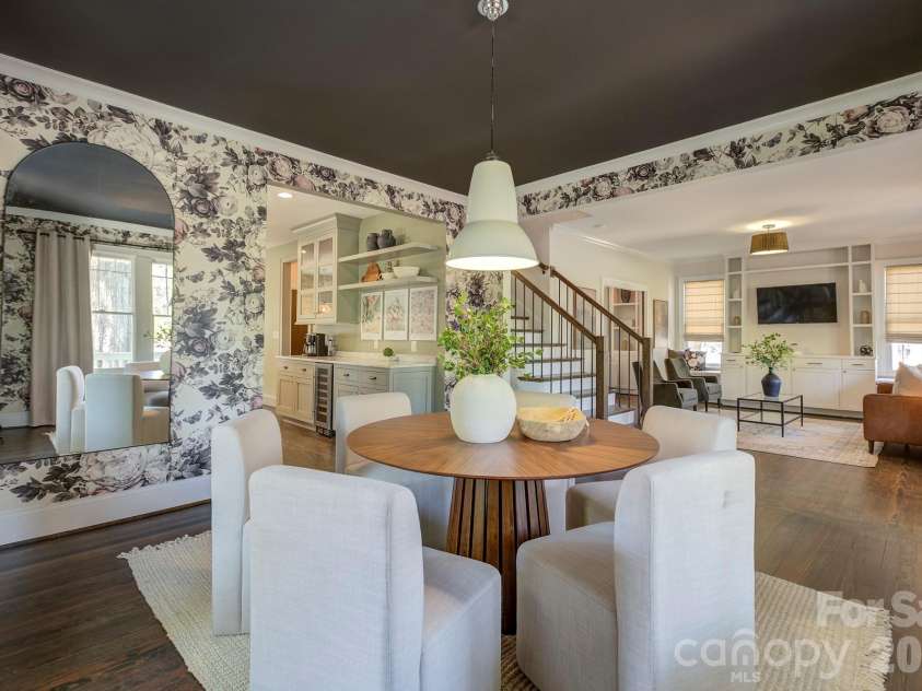 429 West Park Avenue, Charlotte, NC 28203.  MLS# CAR4431534, YatesRealty ID 55683. 