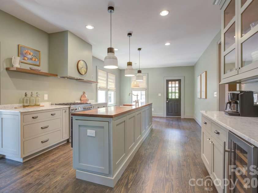 429 West Park Avenue, Charlotte, NC 28203.  MLS# CAR4431534, YatesRealty ID 55683. 