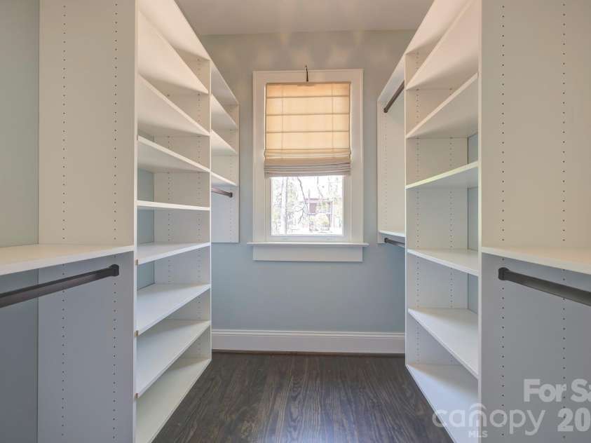 429 West Park Avenue, Charlotte, NC 28203.  MLS# CAR4431534, YatesRealty ID 55683. 