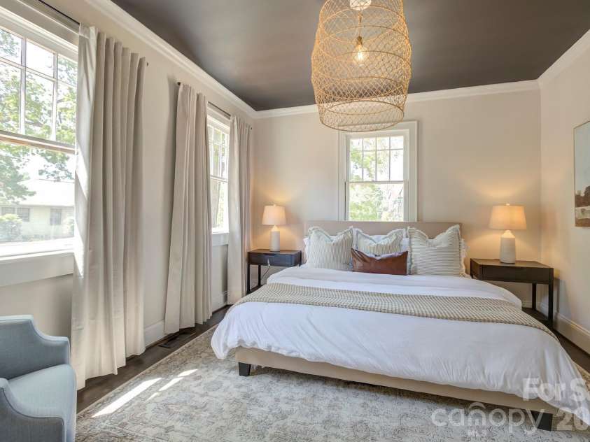 429 West Park Avenue, Charlotte, NC 28203.  MLS# CAR4431534, YatesRealty ID 55683. 