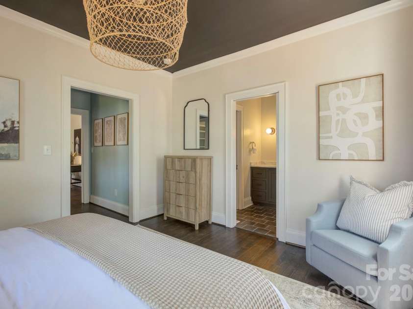 429 West Park Avenue, Charlotte, NC 28203.  MLS# CAR4431534, YatesRealty ID 55683. 