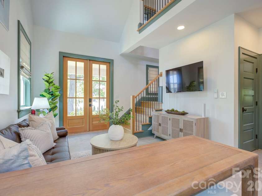 429 West Park Avenue, Charlotte, NC 28203.  MLS# CAR4431534, YatesRealty ID 55683. 