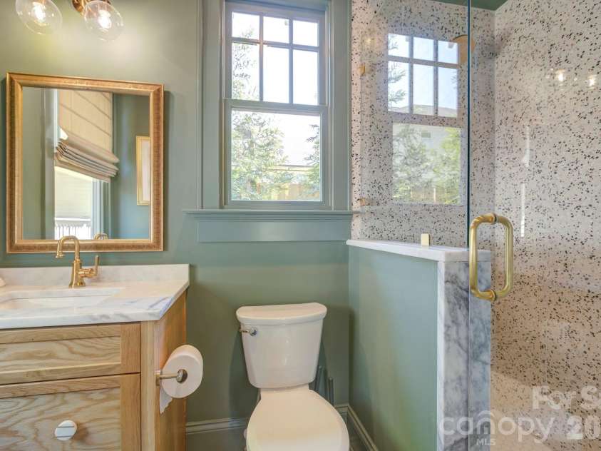429 West Park Avenue, Charlotte, NC 28203.  MLS# CAR4431534, YatesRealty ID 55683. 