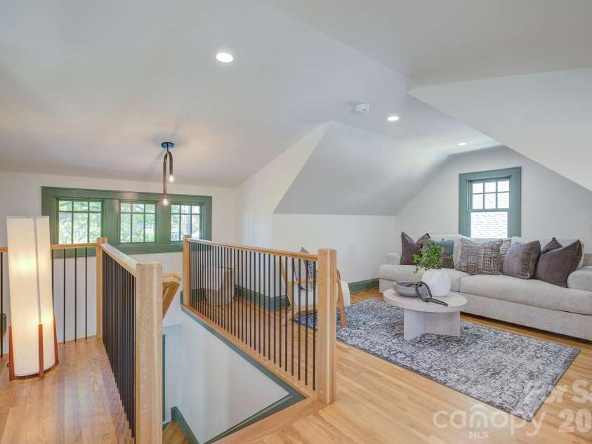 429 West Park Avenue, Charlotte, NC 28203.  MLS# CAR4431534, YatesRealty ID 55683. 