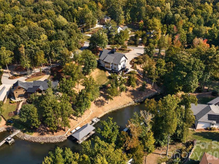 222 Greenbay Road, Mooresville, NC 28117.  MLS# CAR4431505, YatesRealty ID 55686. 