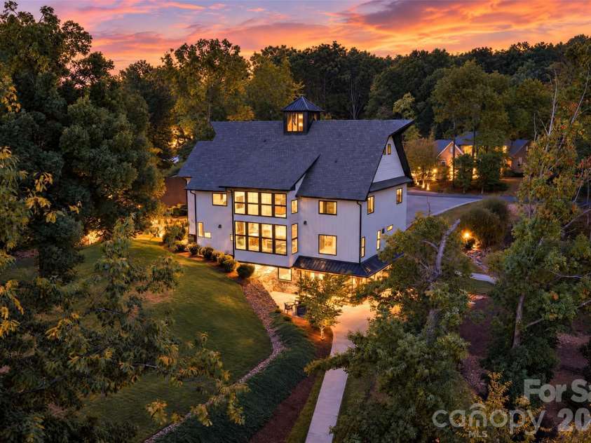 222 Greenbay Road, Mooresville, NC 28117.  MLS# CAR4431505, YatesRealty ID 55686. 