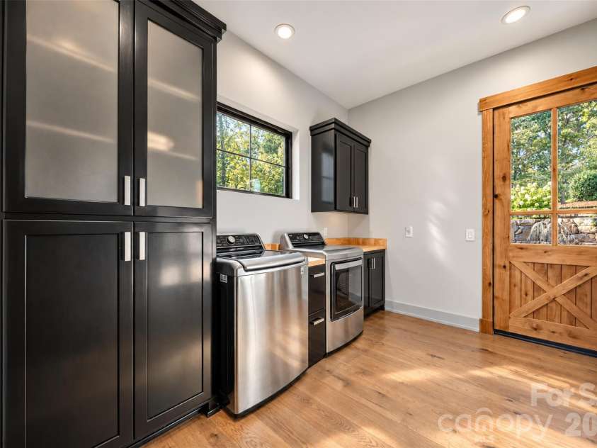 222 Greenbay Road, Mooresville, NC 28117.  MLS# CAR4431505, YatesRealty ID 55686. 