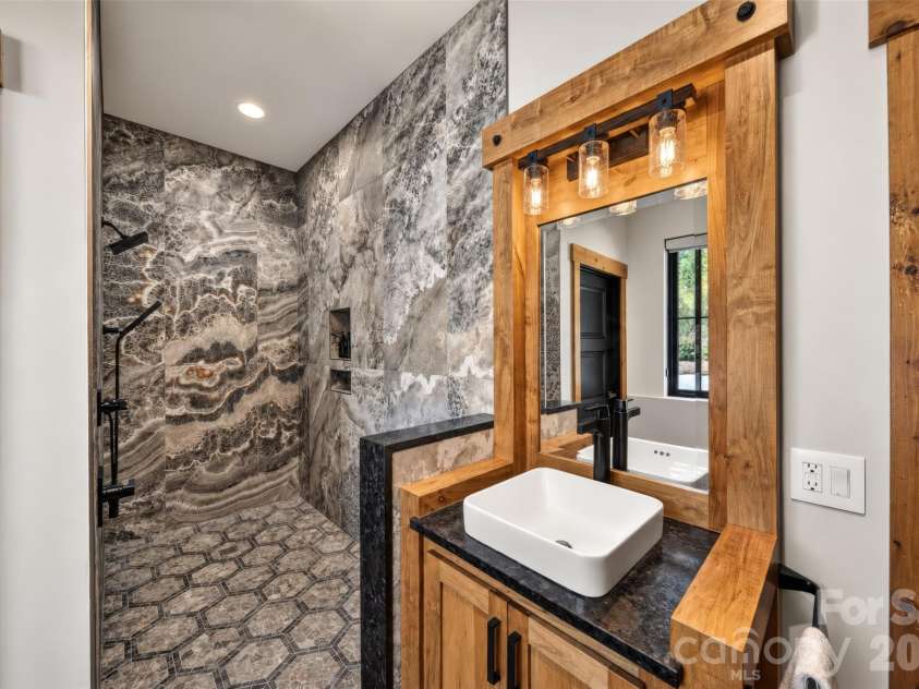 222 Greenbay Road, Mooresville, NC 28117.  MLS# CAR4431505, YatesRealty ID 55686. 
