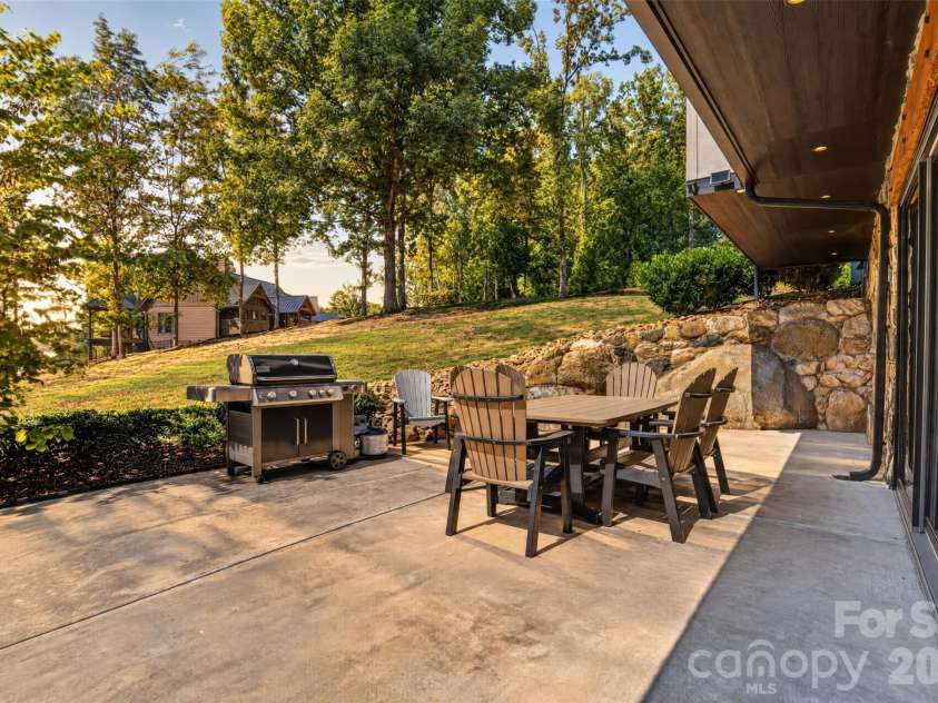 222 Greenbay Road, Mooresville, NC 28117.  MLS# CAR4431505, YatesRealty ID 55686. 
