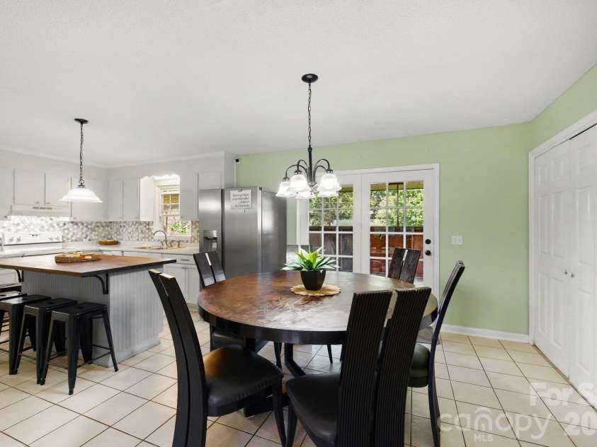 160 Chamblee Drive, Salisbury, NC 28147.  MLS# CAR4431373, YatesRealty ID 55693. 