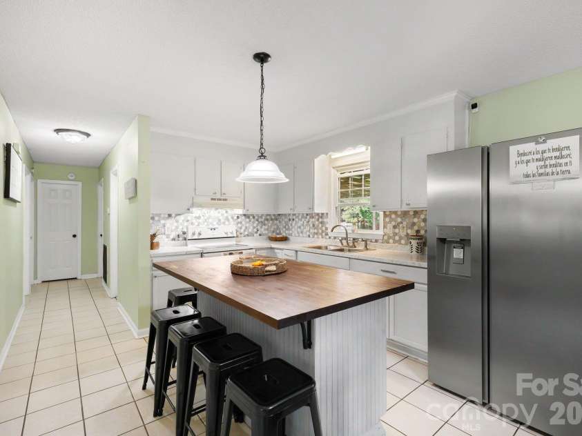 160 Chamblee Drive, Salisbury, NC 28147.  MLS# CAR4431373, YatesRealty ID 55693. 