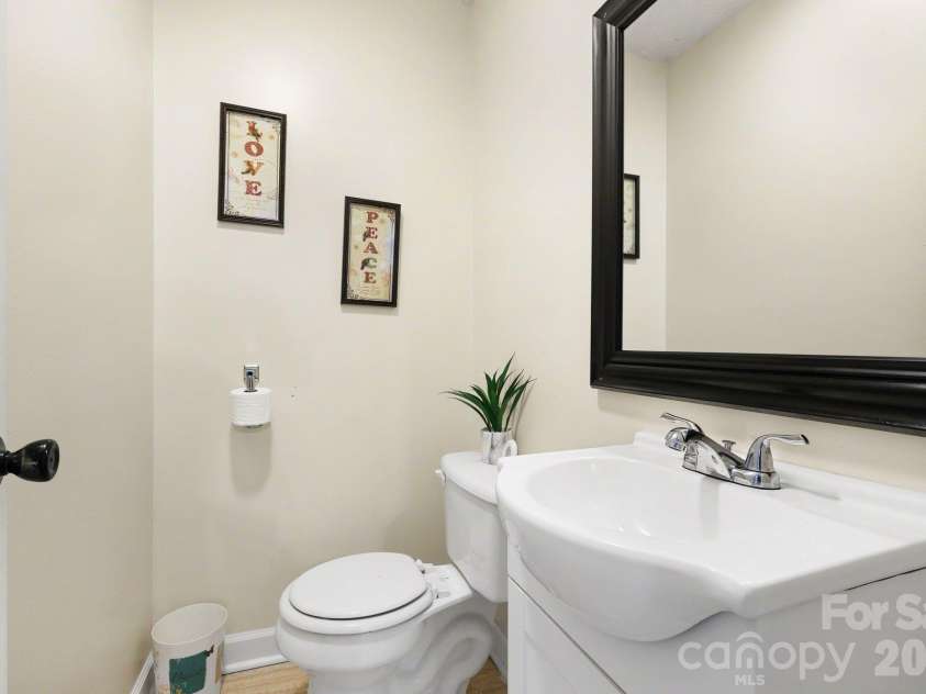 160 Chamblee Drive, Salisbury, NC 28147.  MLS# CAR4431373, YatesRealty ID 55693. 