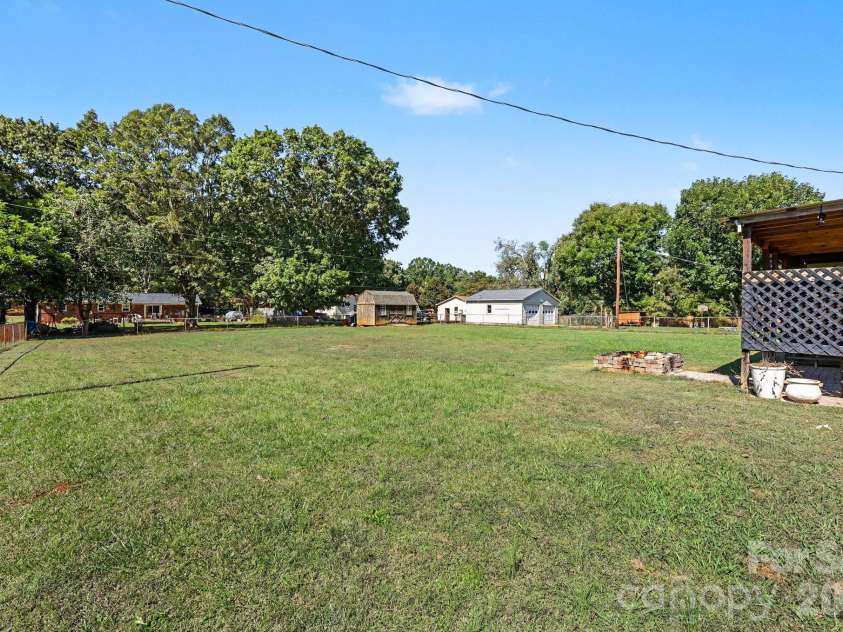 160 Chamblee Drive, Salisbury, NC 28147.  MLS# CAR4431373, YatesRealty ID 55693. 