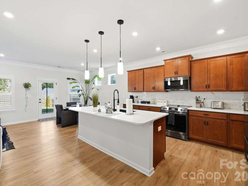 6109 Sunspear Lane, Charlotte, NC 28212.  MLS# CAR4431366, YatesRealty ID 55695. 