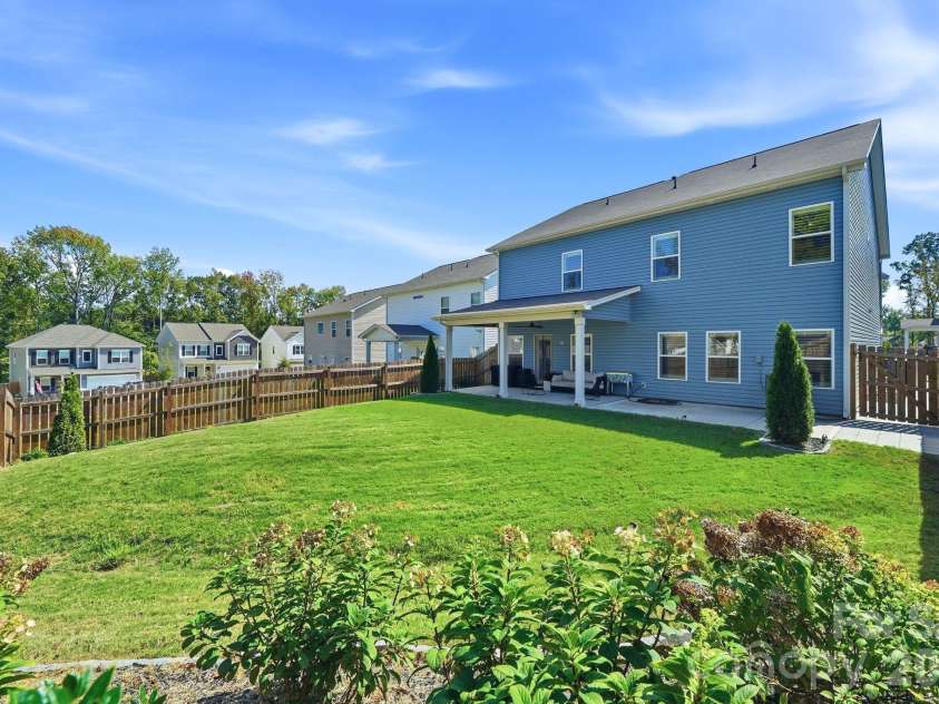 6109 Sunspear Lane, Charlotte, NC 28212.  MLS# CAR4431366, YatesRealty ID 55695. 