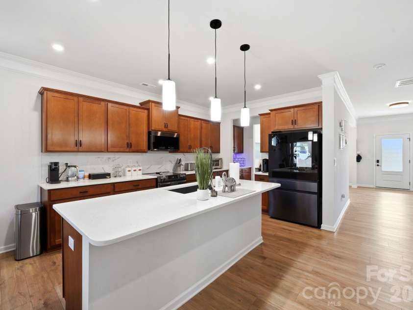 6109 Sunspear Lane, Charlotte, NC 28212.  MLS# CAR4431366, YatesRealty ID 55695. 