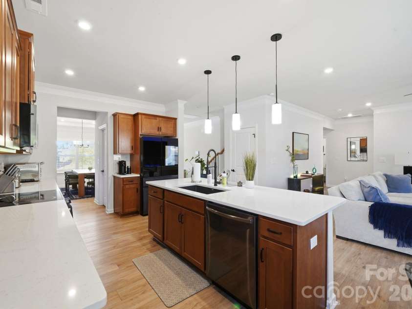 6109 Sunspear Lane, Charlotte, NC 28212.  MLS# CAR4431366, YatesRealty ID 55695. 