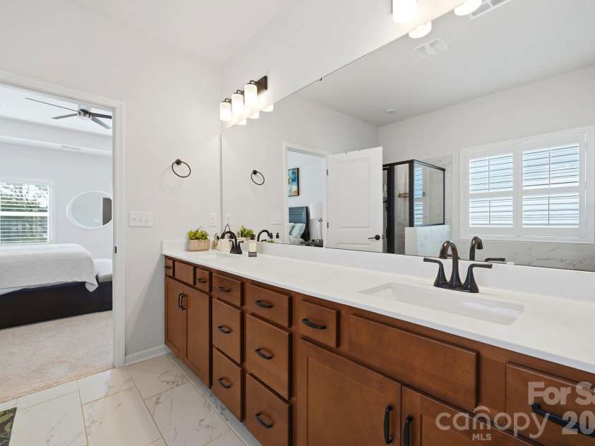 6109 Sunspear Lane, Charlotte, NC 28212.  MLS# CAR4431366, YatesRealty ID 55695. 