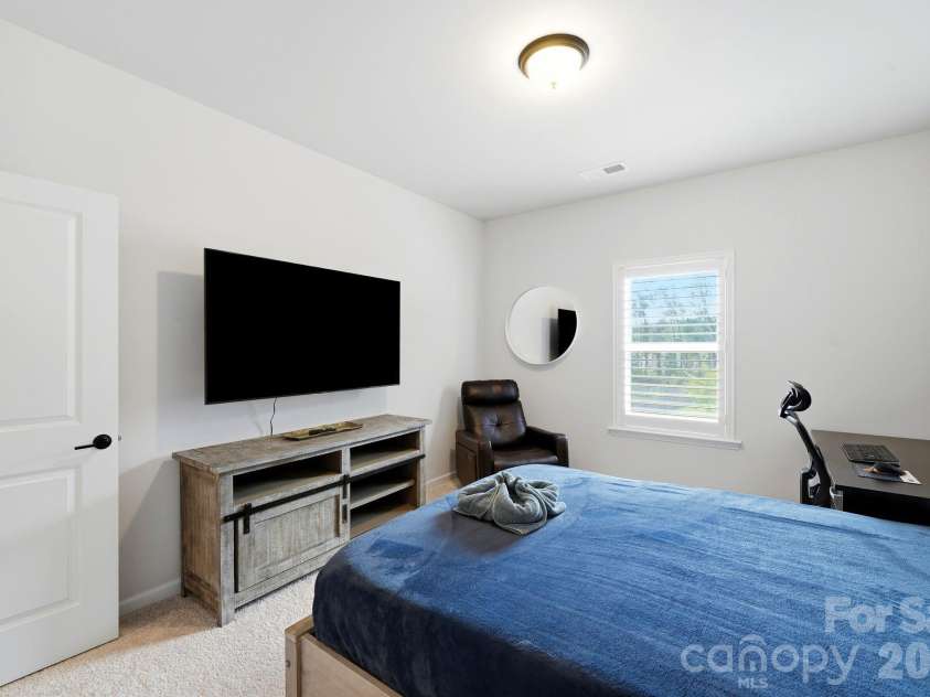 6109 Sunspear Lane, Charlotte, NC 28212.  MLS# CAR4431366, YatesRealty ID 55695. 