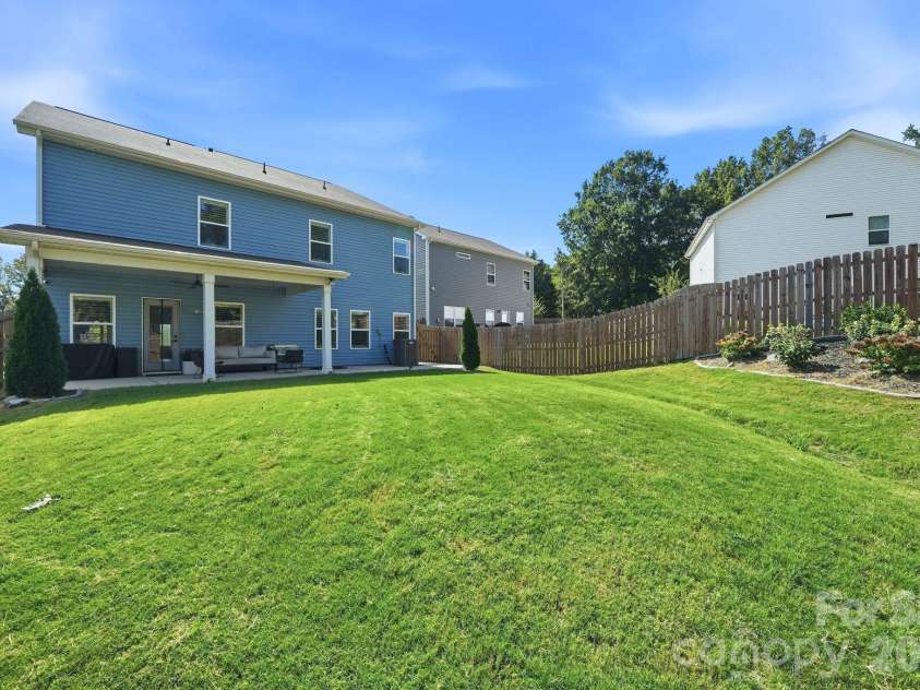 6109 Sunspear Lane, Charlotte, NC 28212.  MLS# CAR4431366, YatesRealty ID 55695. 