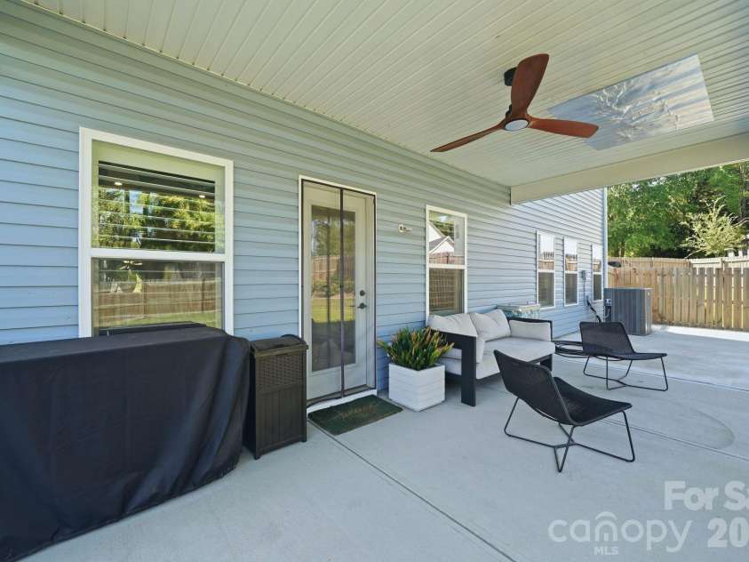 6109 Sunspear Lane, Charlotte, NC 28212.  MLS# CAR4431366, YatesRealty ID 55695. 