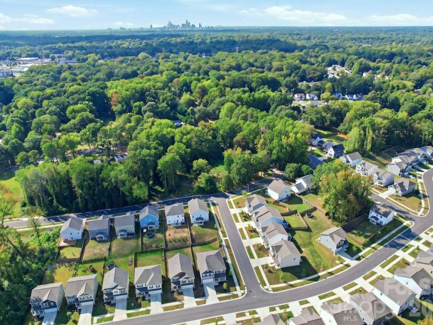 6109 Sunspear Lane, Charlotte, NC 28212.  MLS# CAR4431366, YatesRealty ID 55695. 