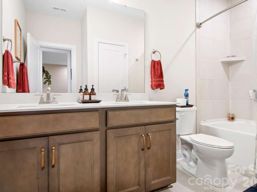 3225 Everly Enclave Way, Charlotte, NC 28210.  MLS# CAR4431294, YatesRealty ID 55698. 