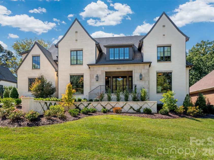 2111 Cortelyou Road, Charlotte, NC 28211.  MLS# CAR4431155, YatesRealty ID 55699. 2111 Cortelyou Road
