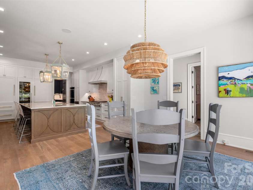 2111 Cortelyou Road, Charlotte, NC 28211.  MLS# CAR4431155, YatesRealty ID 55699. Breakfast nook/kitchen