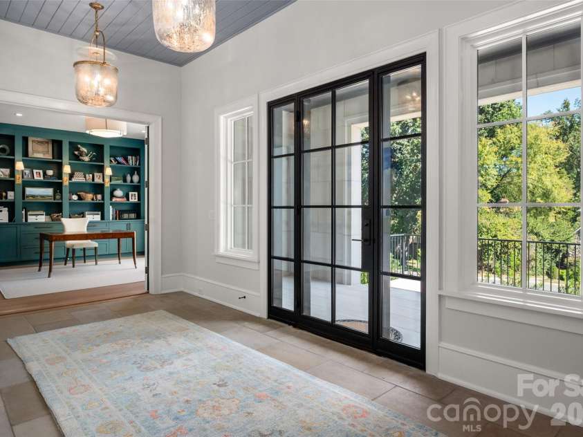 2111 Cortelyou Road, Charlotte, NC 28211.  MLS# CAR4431155, YatesRealty ID 55699. Foyer 1