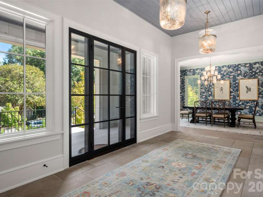 2111 Cortelyou Road, Charlotte, NC 28211.  MLS# CAR4431155, YatesRealty ID 55699. Foyer 2