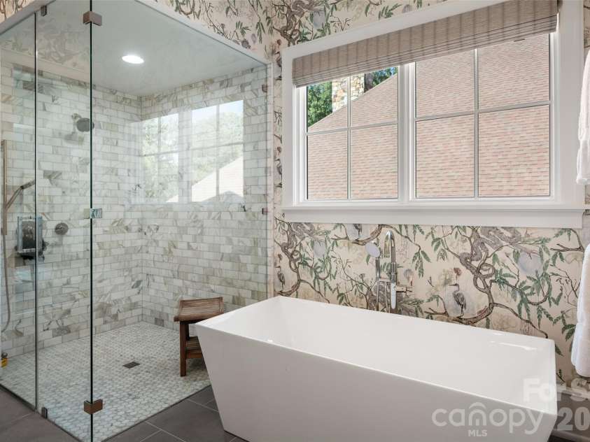 2111 Cortelyou Road, Charlotte, NC 28211.  MLS# CAR4431155, YatesRealty ID 55699. Primary bath 2
