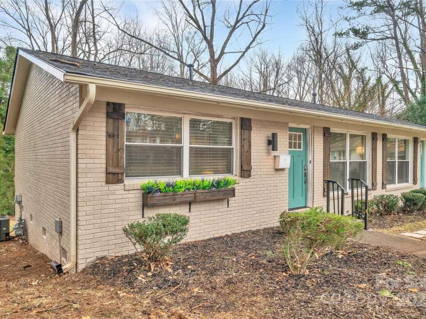 2025 Ibis Court, Charlotte, NC 28205.  MLS# CAR4217324, YatesRealty ID 557. 