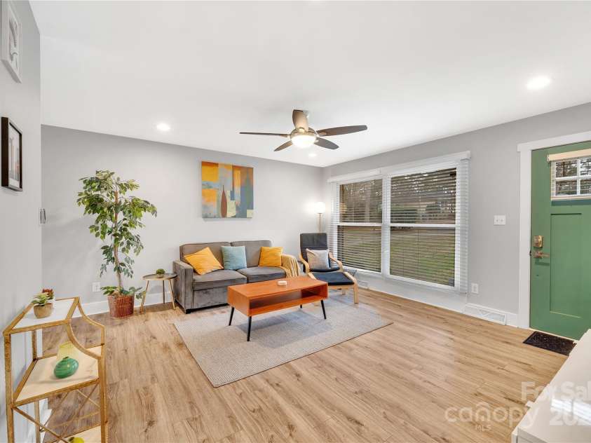 2025 Ibis Court, Charlotte, NC 28205.  MLS# CAR4217324, YatesRealty ID 557. 