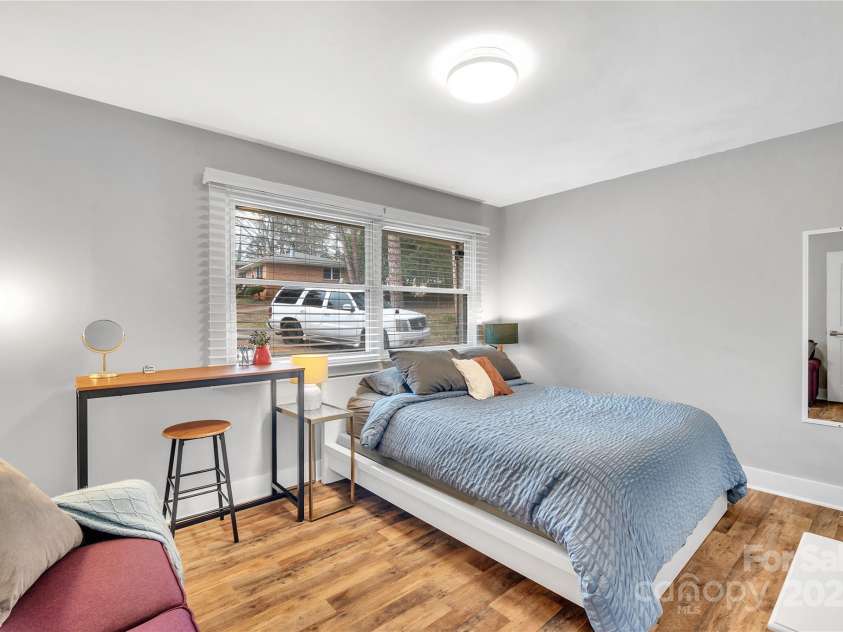 2025 Ibis Court, Charlotte, NC 28205.  MLS# CAR4217324, YatesRealty ID 557. 